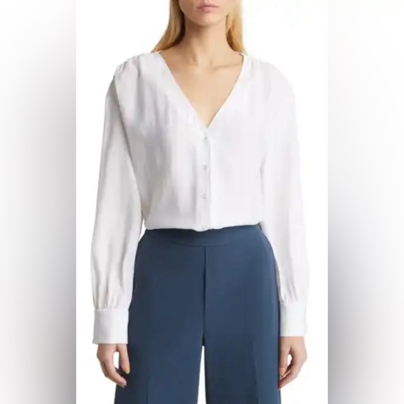 Nordstrom White Long Sleeve V-Neck Blouse Size Medium (8-10) NWT - Picture 1 of 9